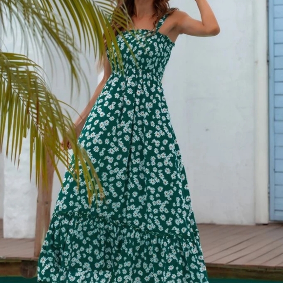 Dress - Picture 6 of 6